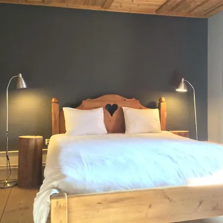 La Martenie Bed & Breakfast *